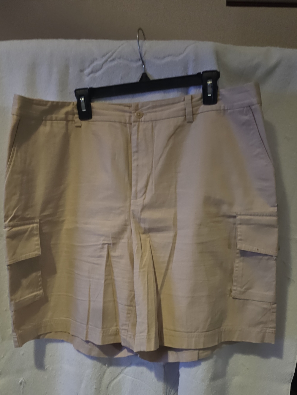 Beige Cargo Women’s Shorts with Side Pockets and 8 inch inseam.